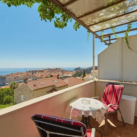 Apartment Dalmatin *
