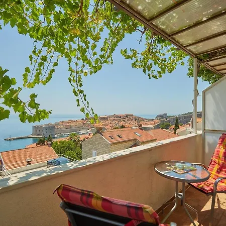 Apartment Dalmatin *